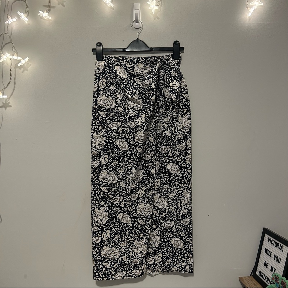 MIDI wrap skirt